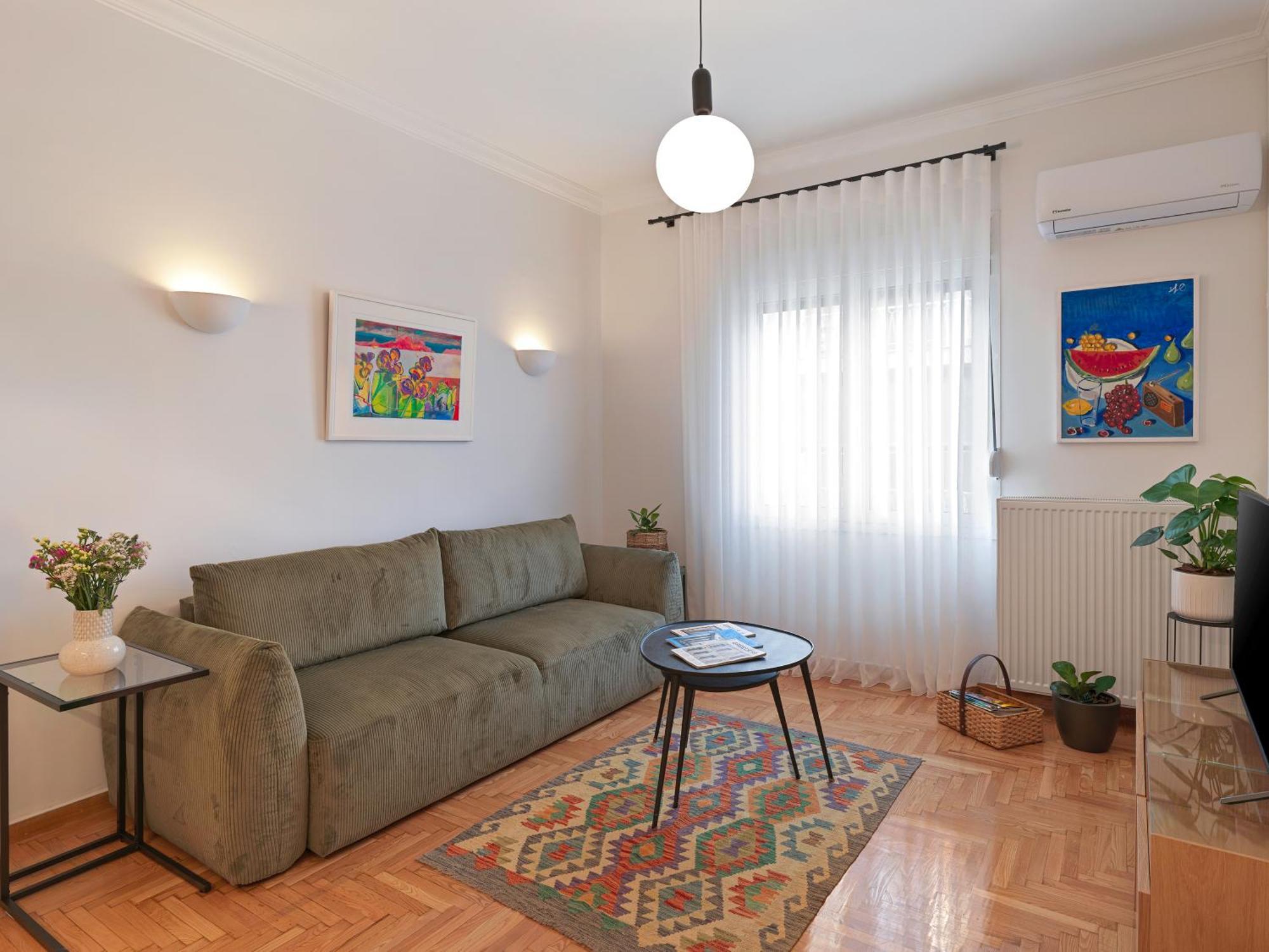 One-Bedroom Apartment